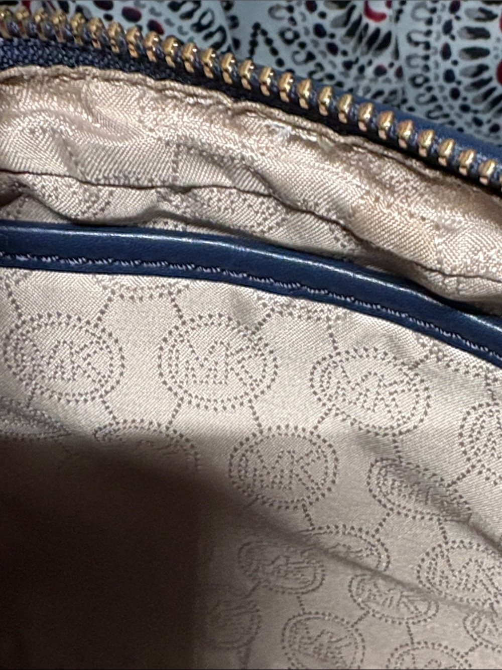 Michael Kors Jet Set Large East/West Crossbody (Navy/White) - Picture 11 of 12
